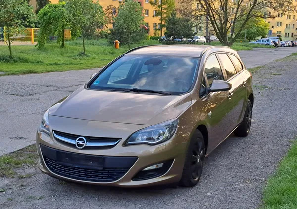 samochody osobowe Opel Astra cena 24800 przebieg: 204000, rok produkcji 2012 z Gliwice